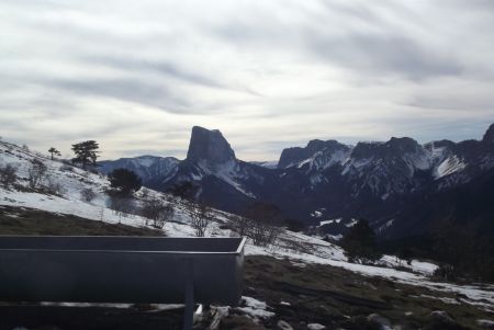 Aux abreuvoirs, vue sur le Mont-Aiguille