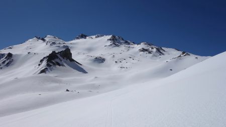 On tire à gauche vers le sommet du Grand Vallon