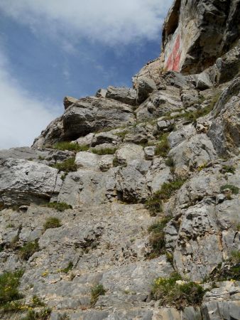 VARIANTE : Dernier pas à grimper (II) sous le sentier de la Corraterie