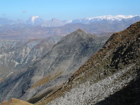 Depuis l’arête nord de la pointe du Vallon, vue sur la Vanoise.