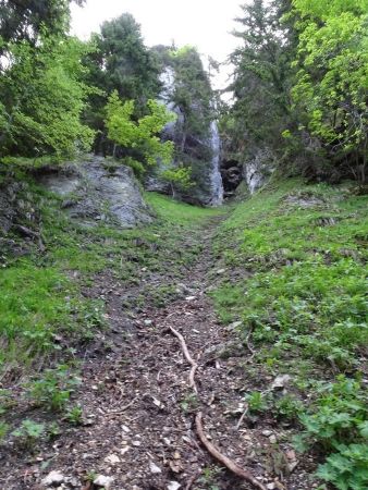 Sous les Rochers de Montheur