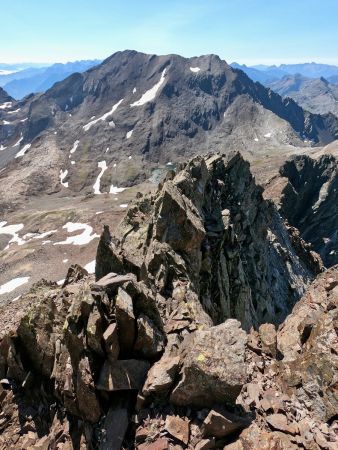 Magnifique arête sur fond de Pic de Campbieil !