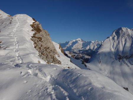 La vue s’ouvre sur l’autre versant...