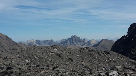 La Pointe des Cerces (3097m), Pic de la Moulinière, le Grand Galibier (3228m). Viso et Pic de Rochebrune (3321m) en fond. 