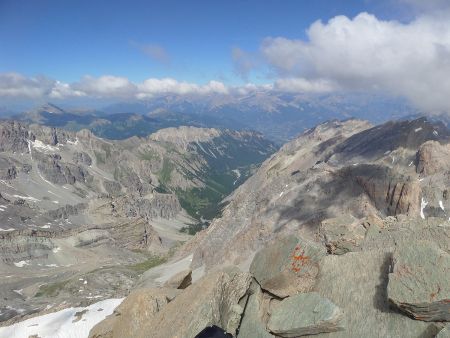 Au sommet : vue vers le Val d’Escreins