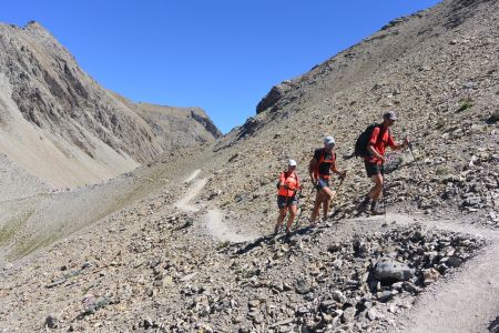 On traverse vers le lac des Garrets.