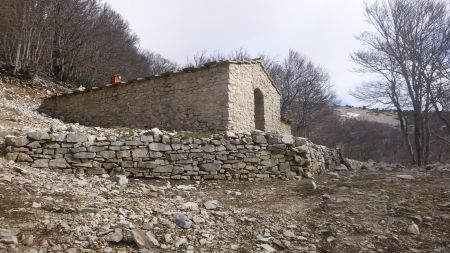 Plus haut, le Jas des Pèlerins (1517m)