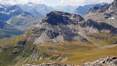 Ouille des Reys avec le lac du Pys.