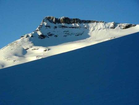 Le soleil arrive sur les faces est de Vanoise (la Réchasse)