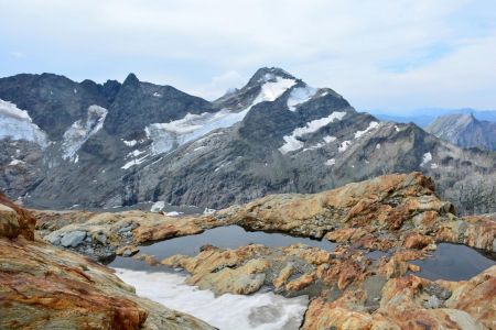 Quelques points d’eau en montant, en face le Mont Tondu