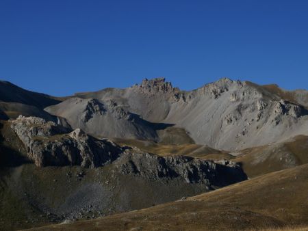 Au-dessus du Lac de l’Ascension : éboulis et couronnes 