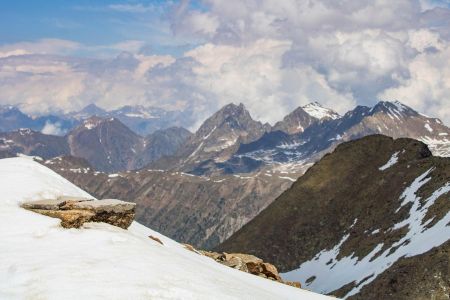 Vers le secteur de la Lombarde depuis le sommet !