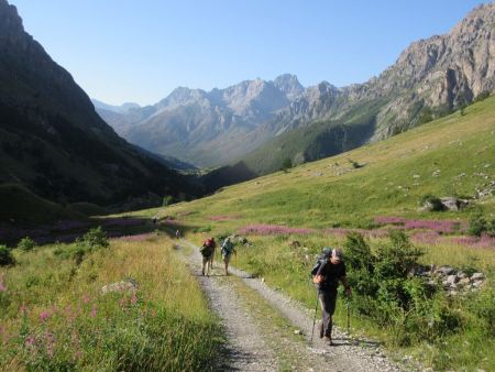 J3 : Et oui ; il faut remonter la large piste descendue la veille.