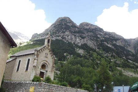 La chapelle de La Bérarde sous la Tête de la Maye