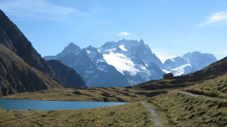 Et deboucher sur le Lac du Goléon et sa vue mythique...