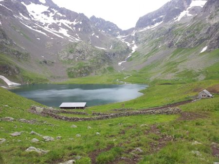 Le lac de la Muzelle et son refuge