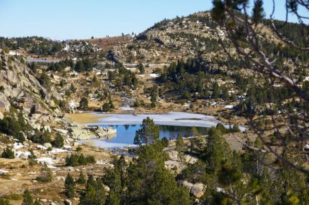 L’Estany de Vallell et en arrière plan, l’Estany de Les Dugues 