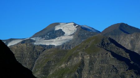 Le versant Est de la Pointe de Ronce avec le glacier du vieux qui va scinder en deux.