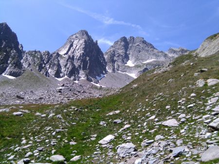 A droite, le Pic du Frêne (2807 m) qui nous domine.