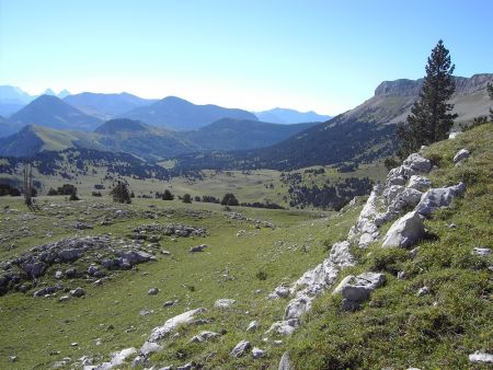 Vallon de Combau Cabane de l’Essaure et sud Montagnette