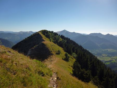 La suite vers la montagne de Clairet.