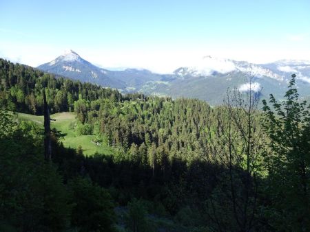 À gauche, Chamechaude