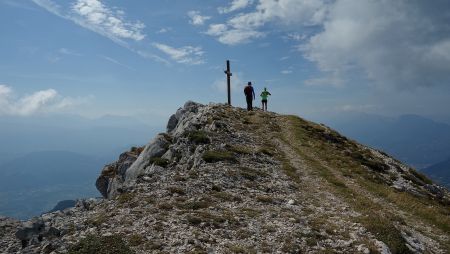 La croix sommitale de Chamechaude.