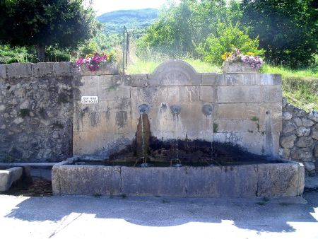 Fontaine à Antonaves