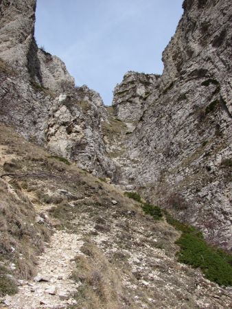 Arrivée au bas du passage.