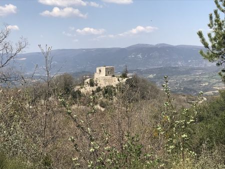 Le Château près de la Chapelle Saint Pierre