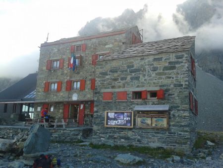 Refuge Quintino Sella : lieu de bivouac pour la nuit