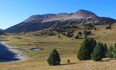 A la sortie du Pas de l’Essaure, la Montagnette