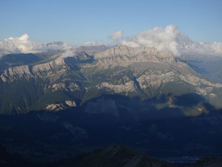 Regard vers le massif de Platé.