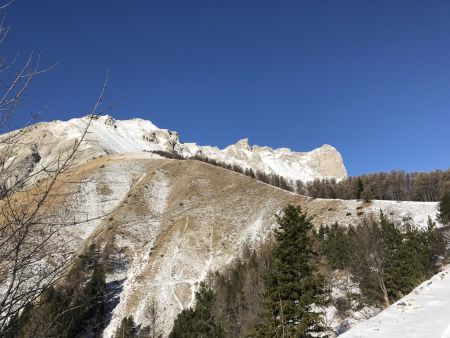 Ligne de crête pour atteindre le sommet