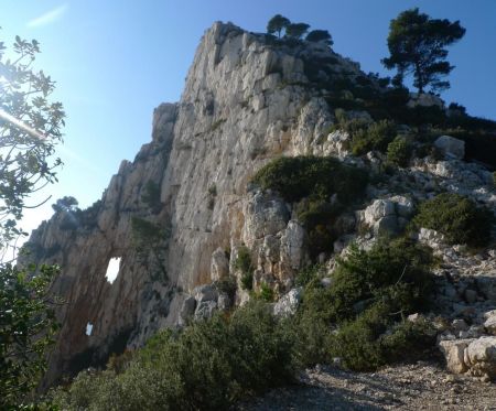 Calcaire à trous.