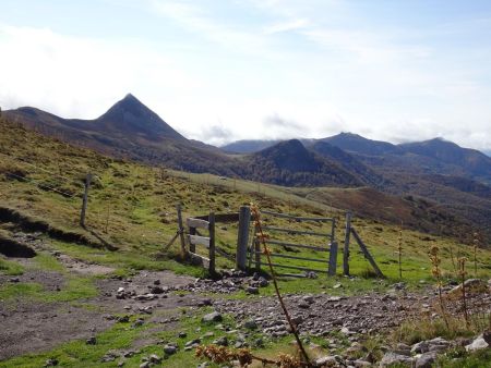 Col de Cabre : Puy Griou à gauche