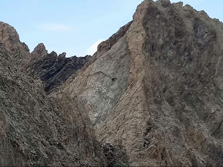 Des grimpeurs dans la face sud de Rocca Rossa