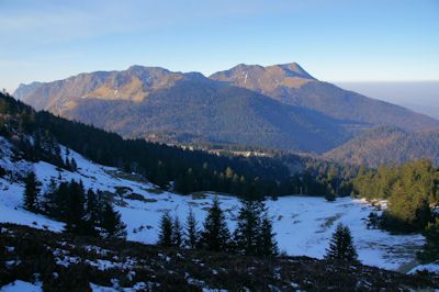 Pic du Gar à droite et Pic de Cagire à gauche