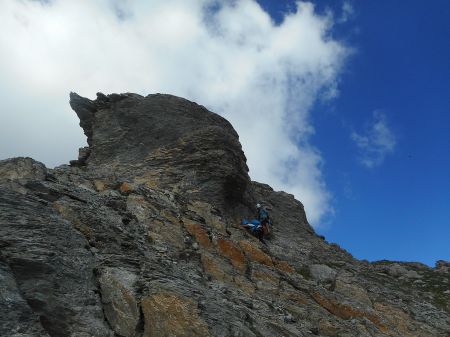 Le gendarme après le Brec Second se contourne côté Ubaye.