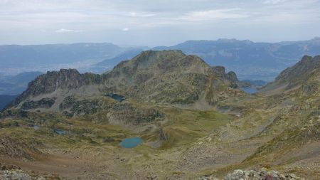 Le lacs Longet, Merlat, Claret et Crozet, depuis la crête de la Lauzière.