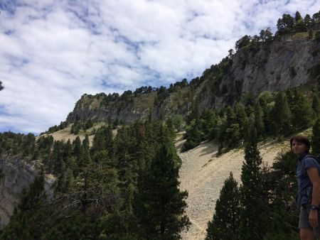 Sur la vire du col des Bachassons.