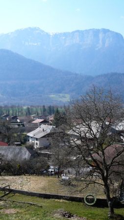 Vue sur Vesonne et la montagne du Charbon.