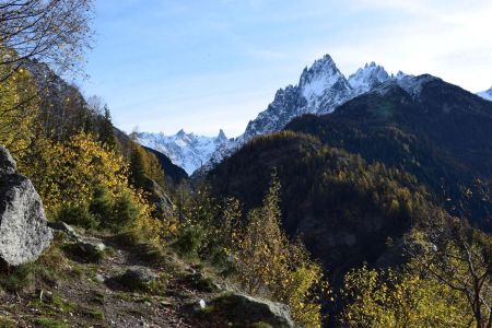 Sur le sentier en direction du Chapeau.