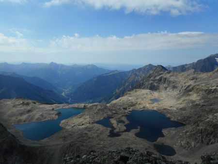 Au Sommet de l’Aiguille Fourchée : les lacs de Crupillouse.