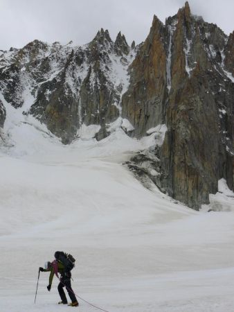 Mon ami devant le Supercouloir du Mont Blanc du Tacul.