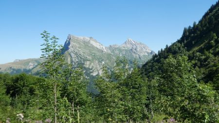 Vers Les Rochers de l’Encerclement, Mont de la Coche, Arcalod