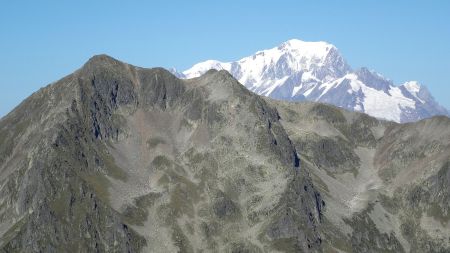 Au sommet. Vue sur grand Mont et mont Blanc.