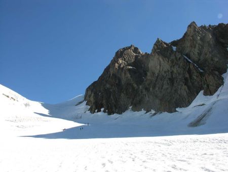 La masse rocheuse de l’Aiguille