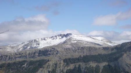 Vue au nord-est, sur les Monges, légèrement saupoudrées le week-end dernier