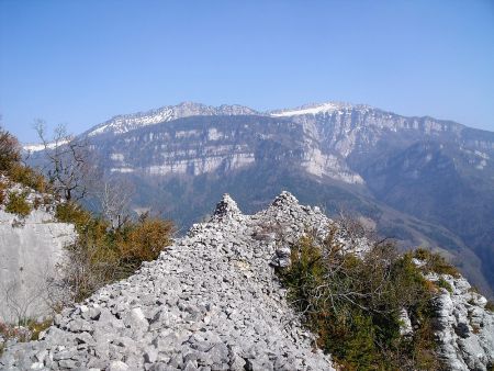 Deuxième belvédère, à l’écart en arrivant sur le plateau boisé
